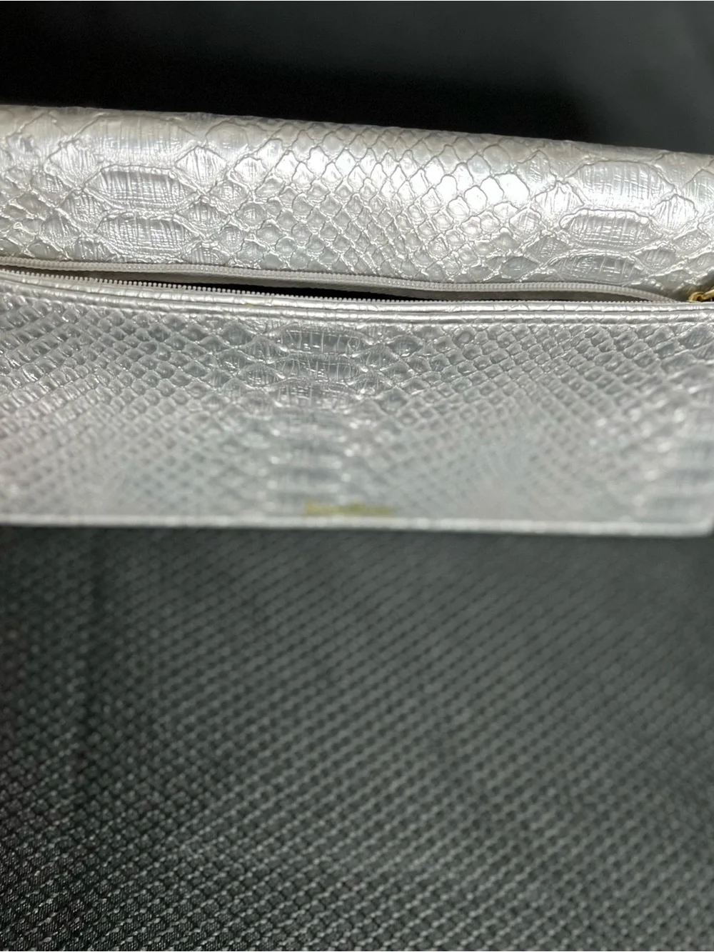 NEIMAN MARCUS Metallic Silver Snake Embossed Travel Wallet Organizer 9”x5” NWT